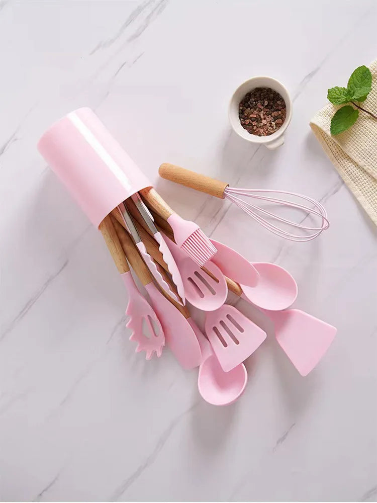 Juego de 12 utensilios de silicón con mango de madera – foto 4